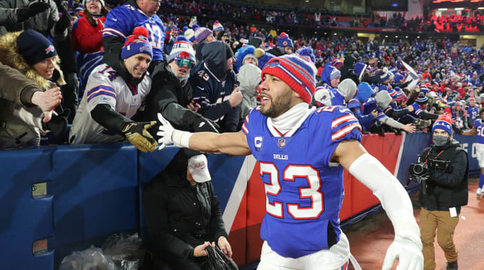 micah-hyde-celebrate-playoff-win